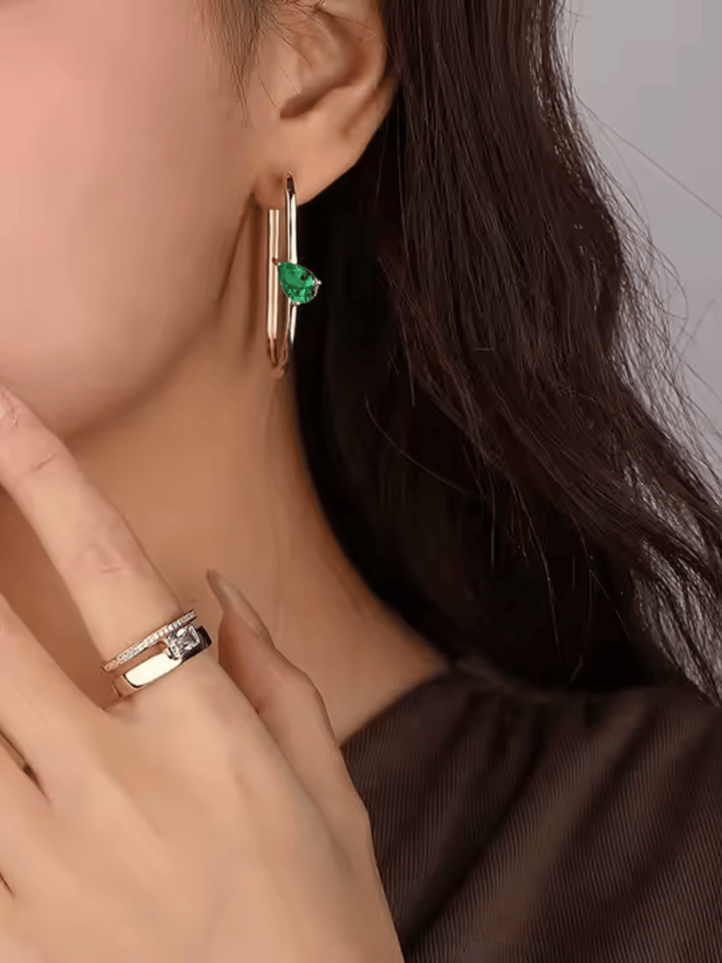 Boucles d'oreilles en pierres précieuses vertes